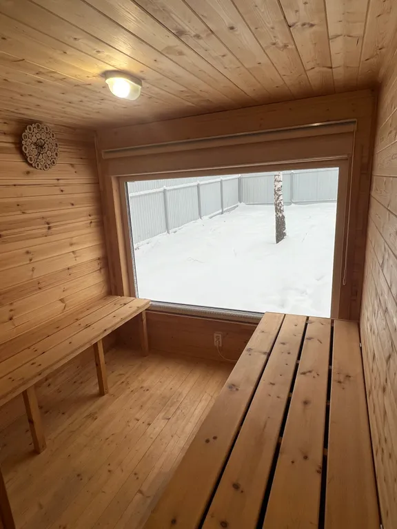 Дом в стиле Барнхаус на берегу реки Ока