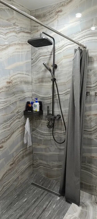 Уютная квартира недалеко от моря с видом на город