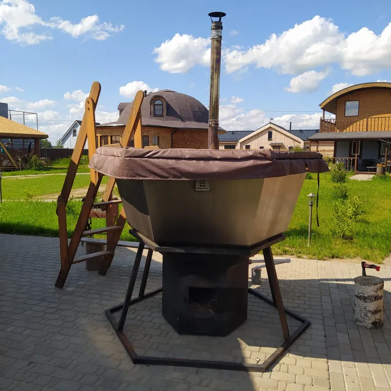 Уютный домик с видом на Волгу