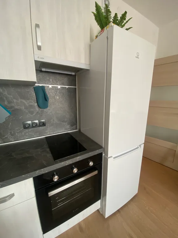 Стильная, уютная, солнечная студия в современном микрорайоне