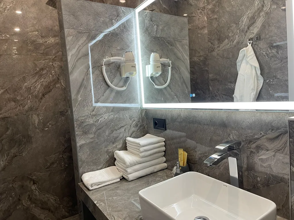 Стильные апартаменты 583 «Гранат» Люкс в центре Краснодара