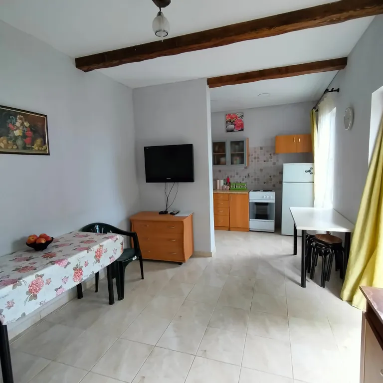 Коттедж Уютный дом у моря — Сухум