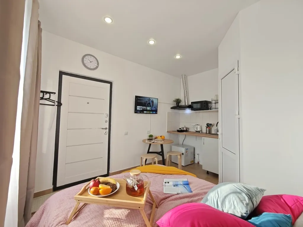 Стильная новая студия с кроватью-трансформером на двоих гостей