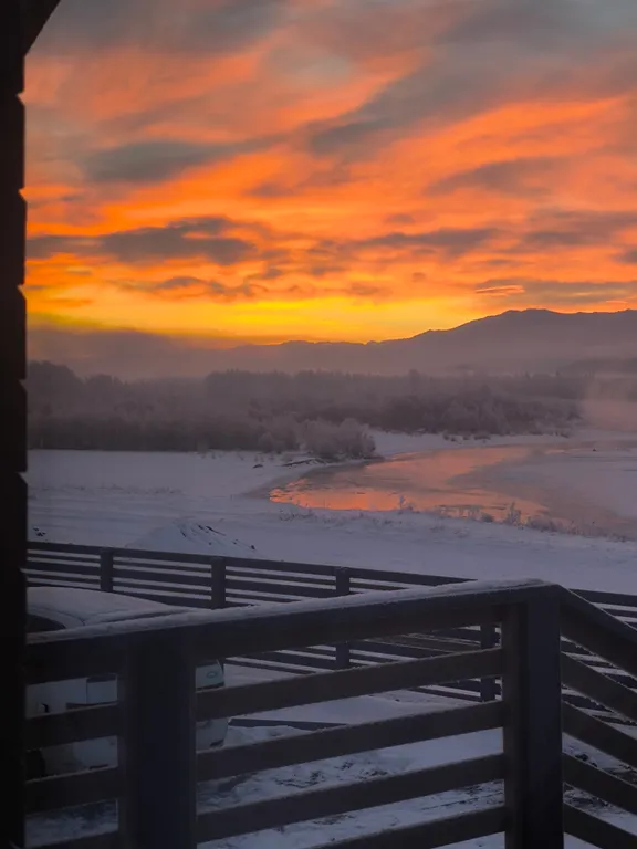 Современный 2-комнатный дом на слиянии рек Тихий берег