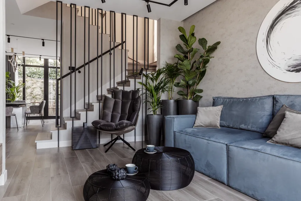 Дизайнерский трёхэтажный дом недалёко от моря