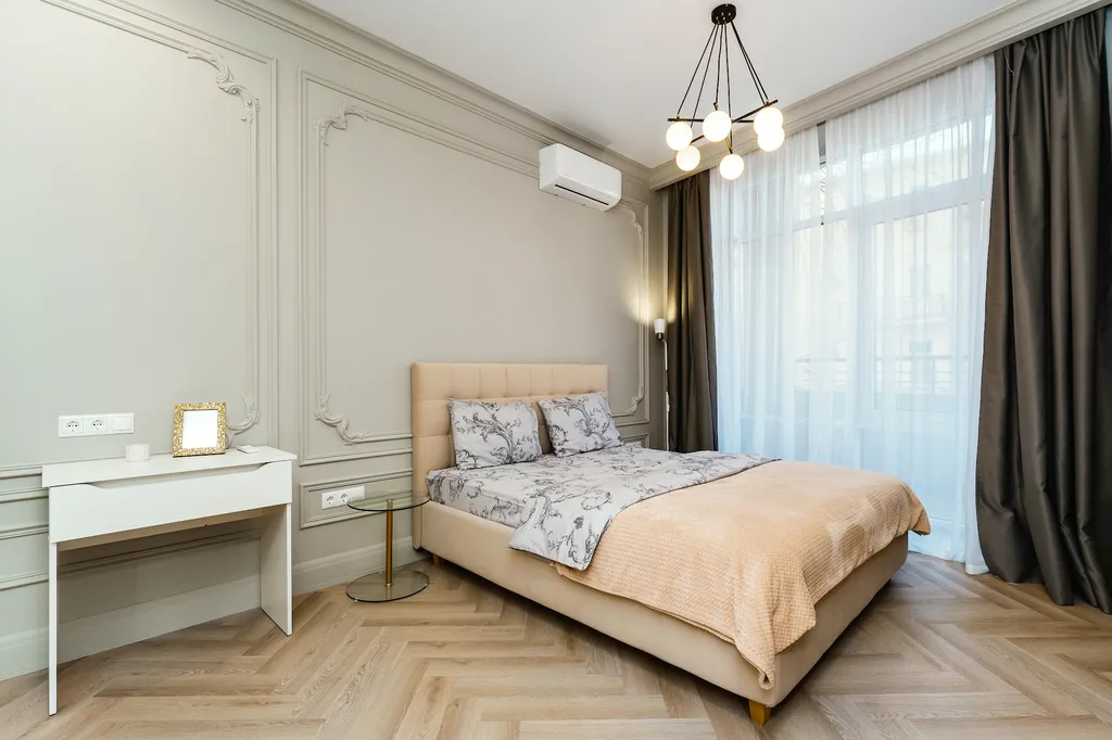 Стильные Апартаменты в центре Ялты «Yalta Plaza Holidays» 100м до Моря