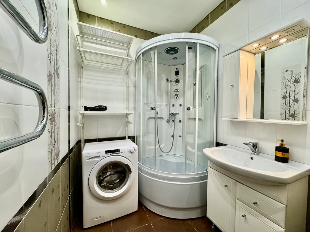 Однокомнатная квартира на 10 этаже с просторной комнатой