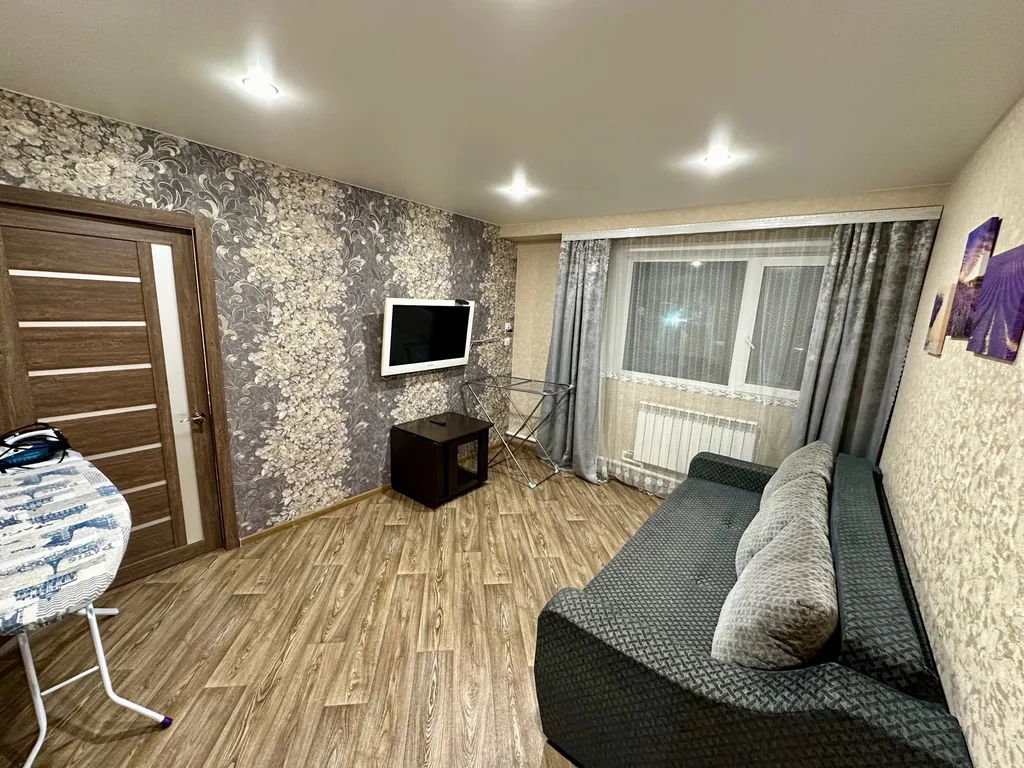 Квартира Двухкомнатные аппартаменты, с отдельной кухней — аренда посуточно в Ужур