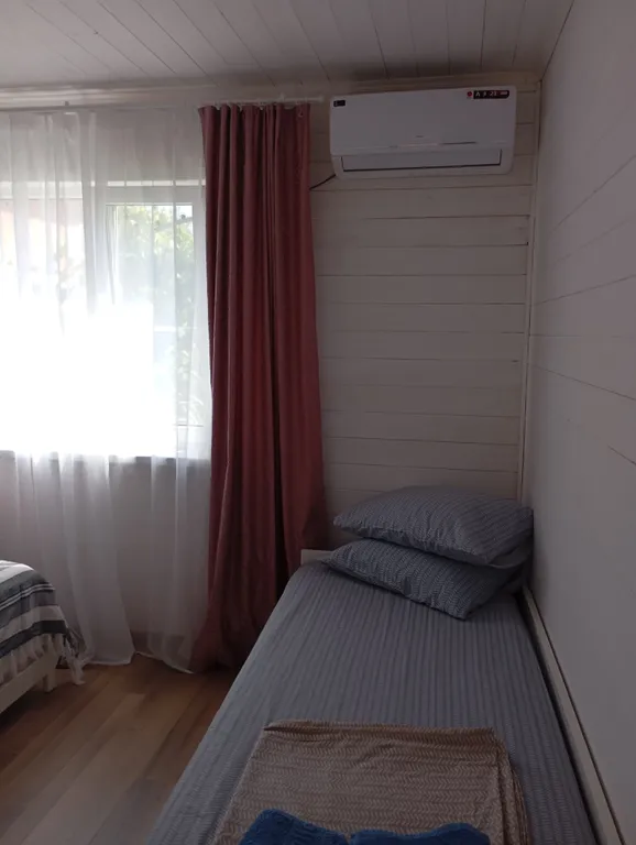 Отдельный двухкомнатный домик с кухней