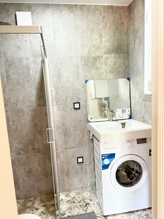 Дом в яблоневом саду