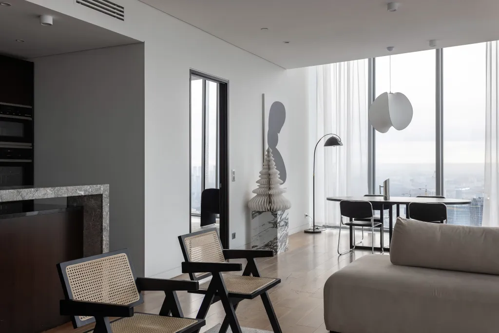 Roomley Panoramic Apartment