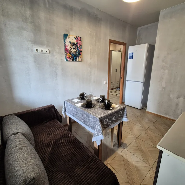 Хорошая квартира в новостройке с тремя раздельными местами