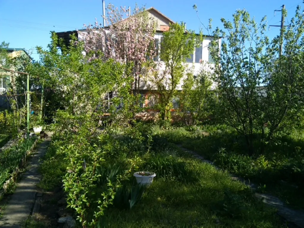 Большой дом-дача с двором, бассейном, беседкой, мангалом