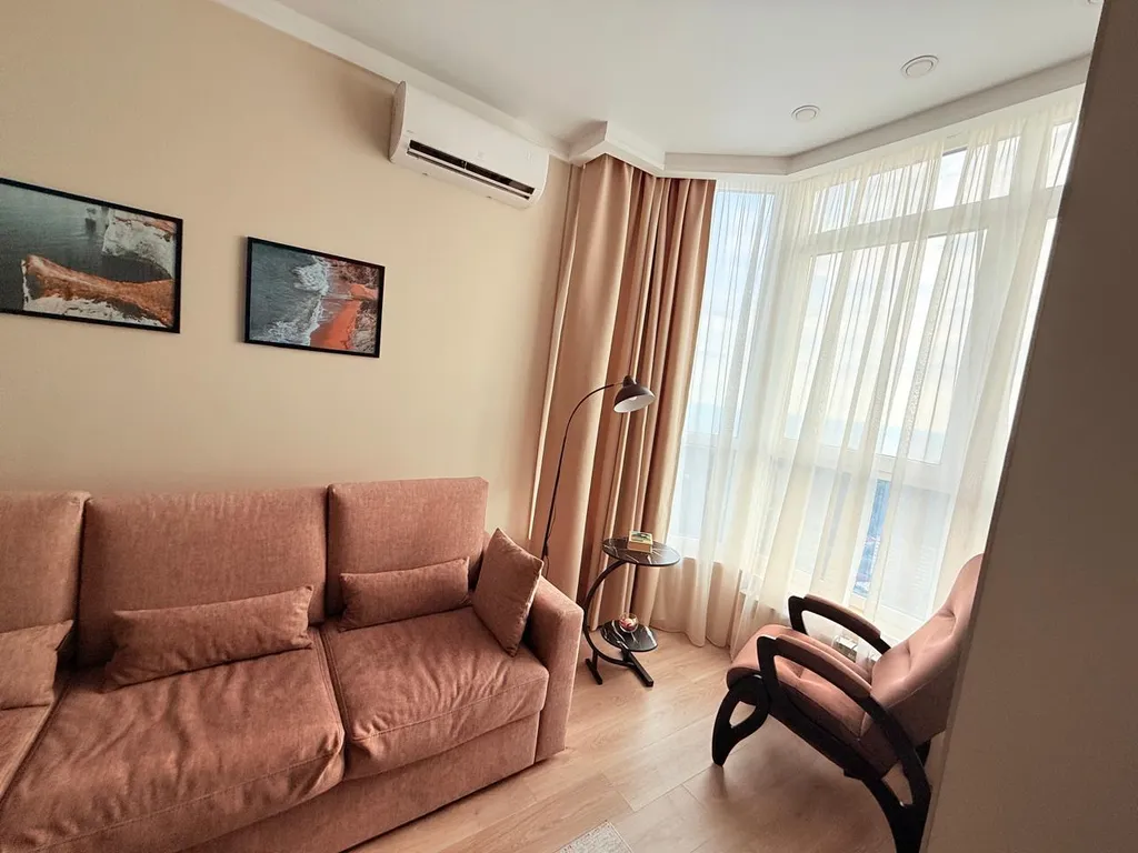 Двухкомнатная квартира с видом на море