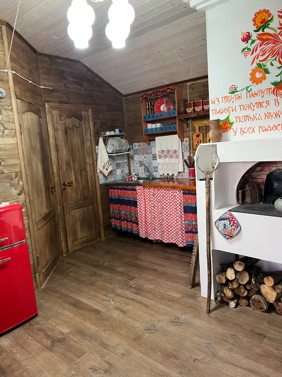 Дом в горах у реки