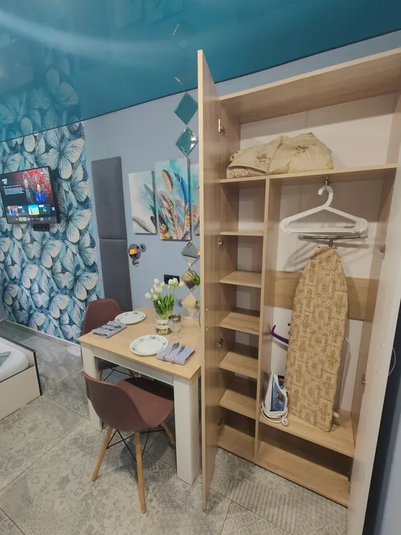 Квартира Отличная студия напротив Сибади в центре Нефтяников — Омск