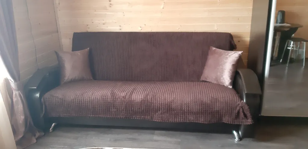 Часть дома рядом с озером