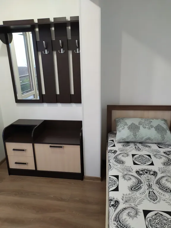 Трёхместный номер на втором этаже с видом на море