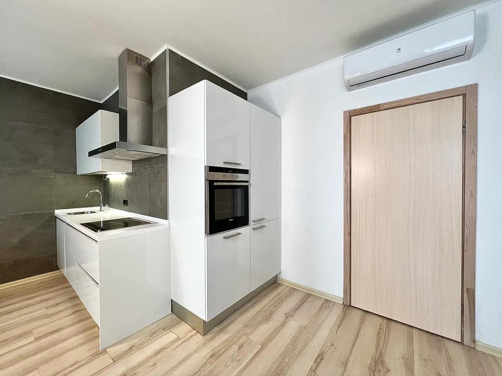 Квартира Квартира Просторная студия с кондиционером 14 этаж над УГМК-Арена / Гринвич — Екатеринбург