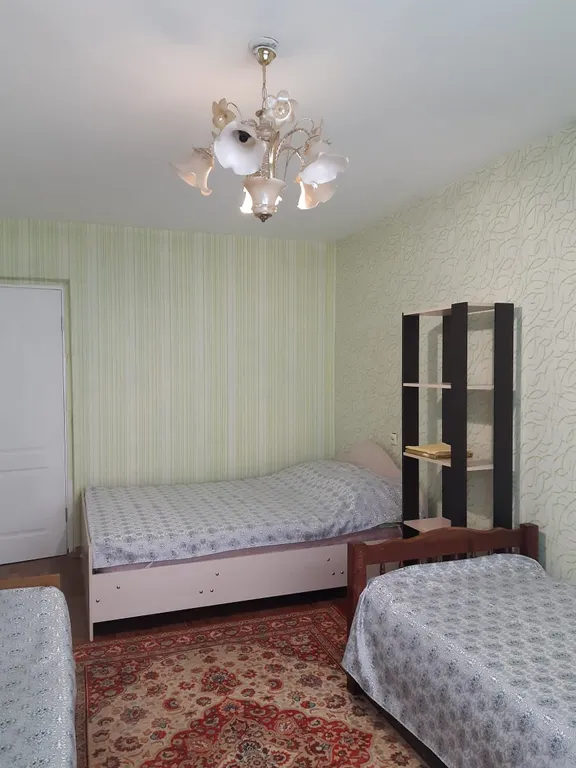 2х комн кв. командированным с балконом, кондиционером у института