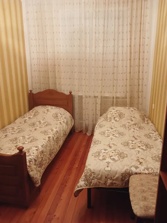 Коттедж Пол дома рядом с морем — Махачкала