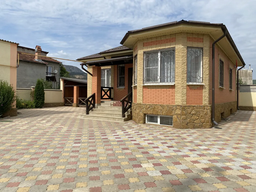 Уютный дом в тихом месте