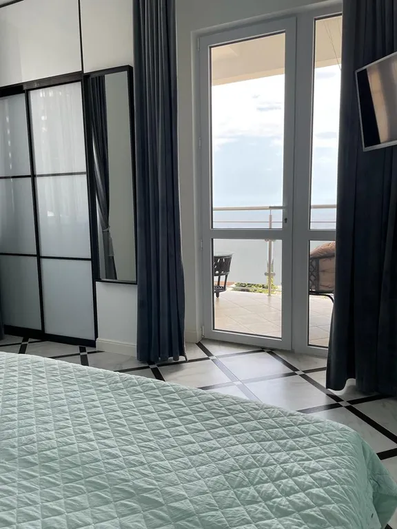 Апартаменты с шикарным видом на море и горы