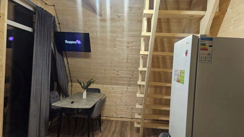 Новый двухуровневый Афрейм, две спальни и гостиная на Софийской поляне