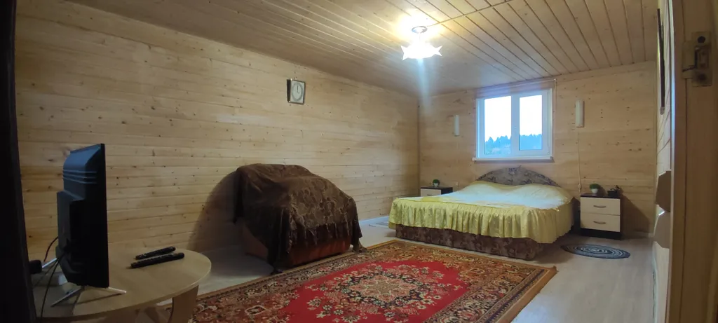 Уютный дом на живописном берегу реки Янис