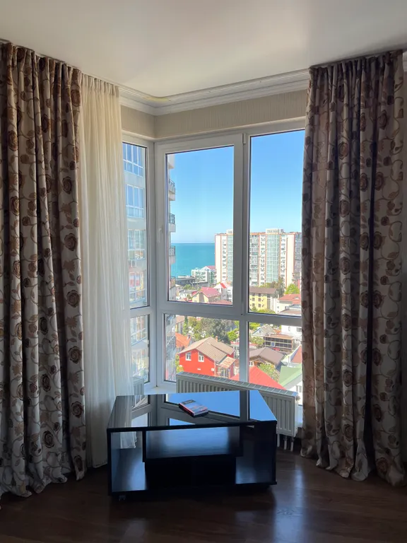 Квартира с видом на море и горы в центре Адлера