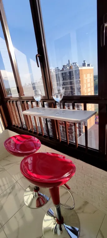 Видовая студия с большой лоджией, кондиционером и джакузи