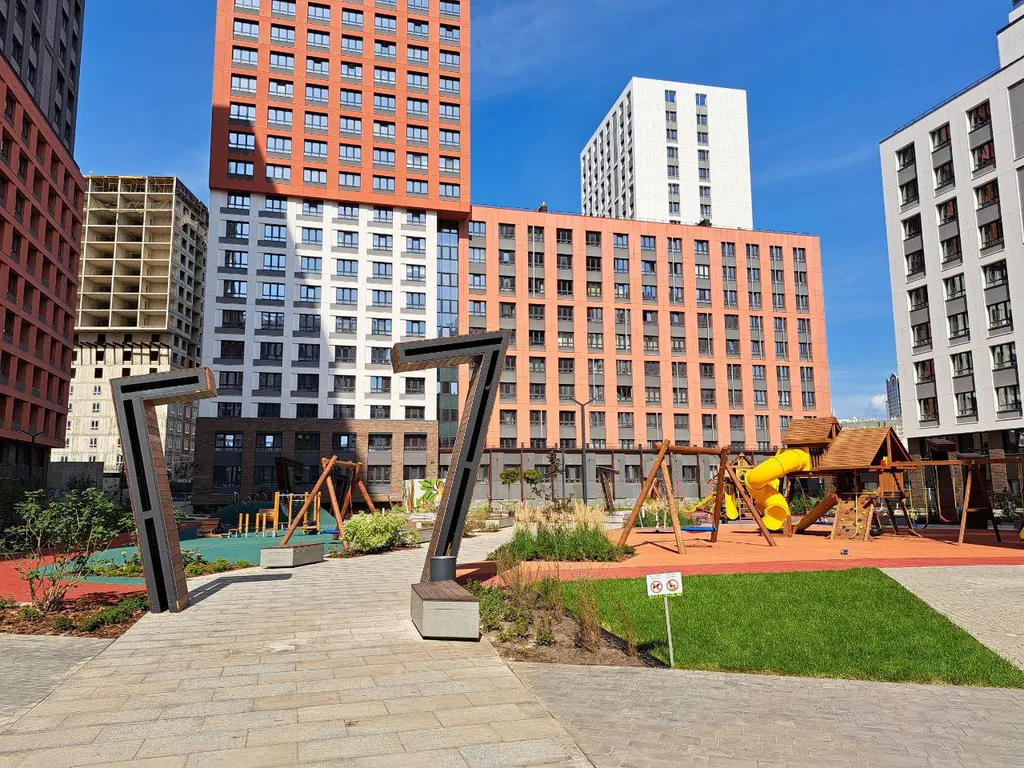 Студия Эрида у ТРЦ Планета и Дворца борьбы