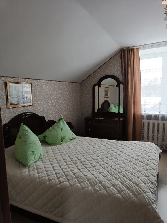 Уютный коттедж рядом с лесом и с видом на горы, в 10 минутах от горнолыжки