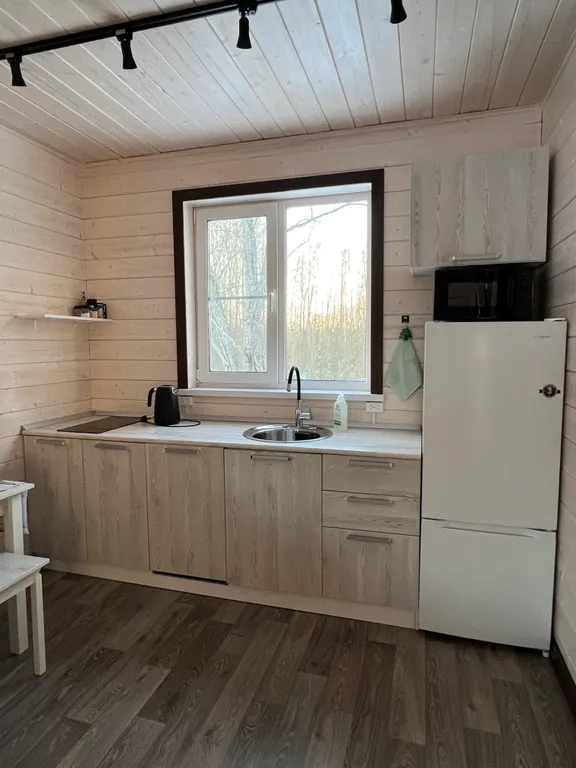 Коттедж Коттедж с сауной рядом с озером — Луга