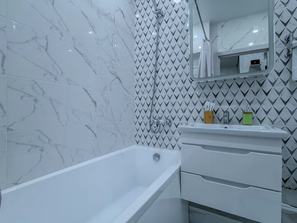 Просторная квартира с кухонной зоной и лоджией