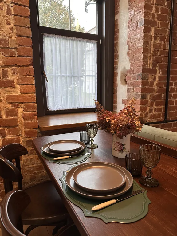 Студия у Соборной площади Кремля