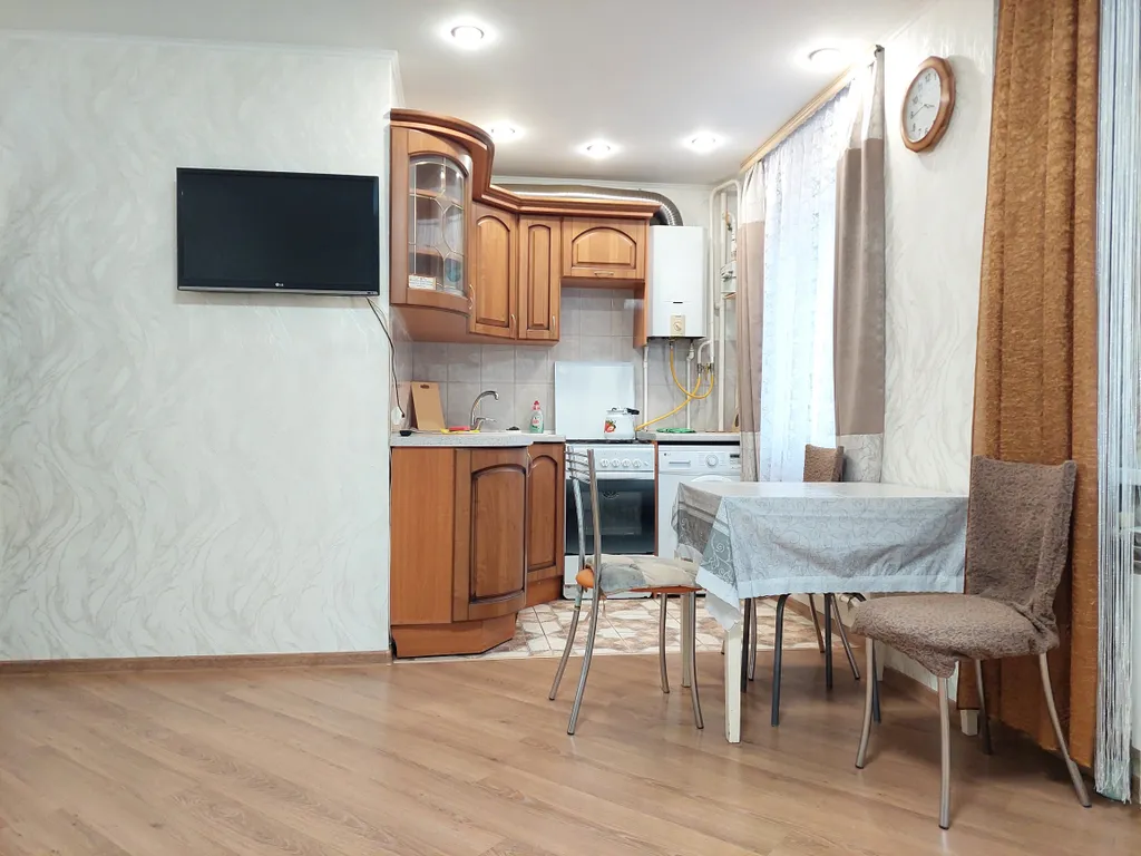 Двушка в центре, у хрустального рынка с новым ремонтом