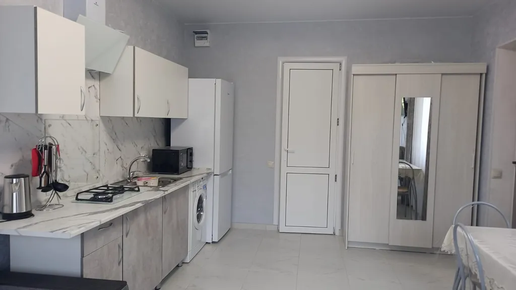 Уютная студия с видом на море и город