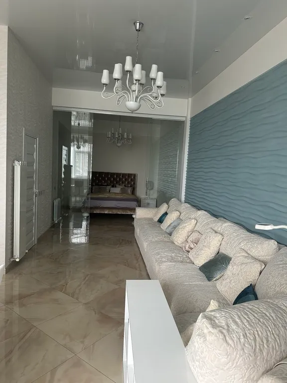 Большая студия с видом на море