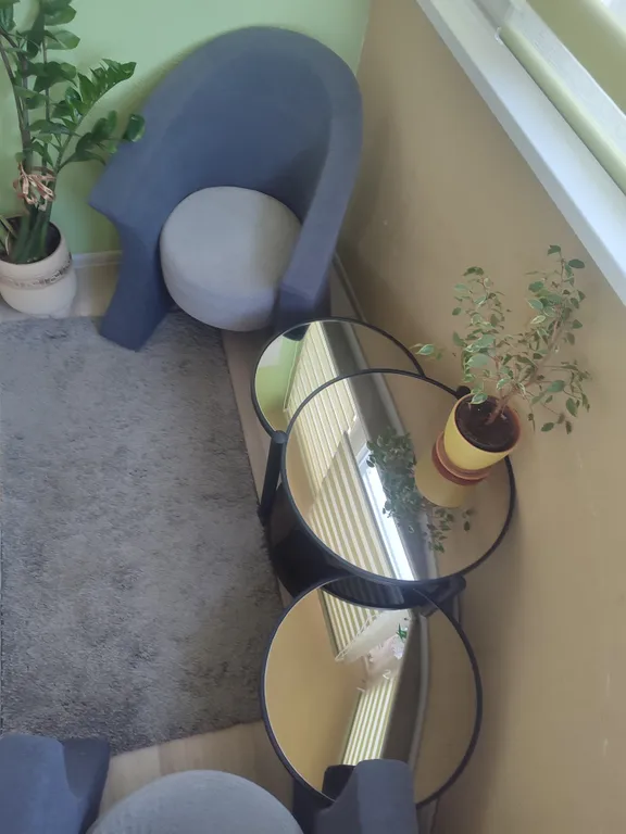 Трешка в центре города с охраняемой парковкой