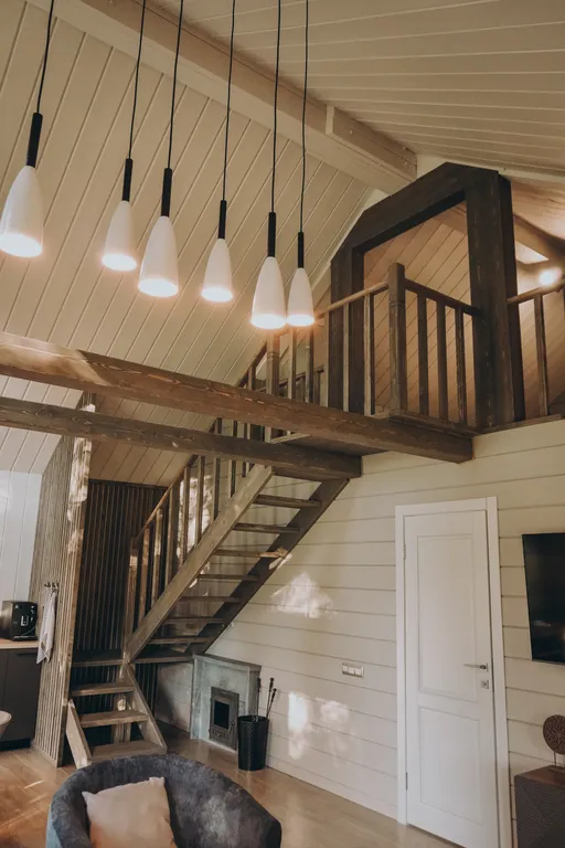 Дом на берегу реки