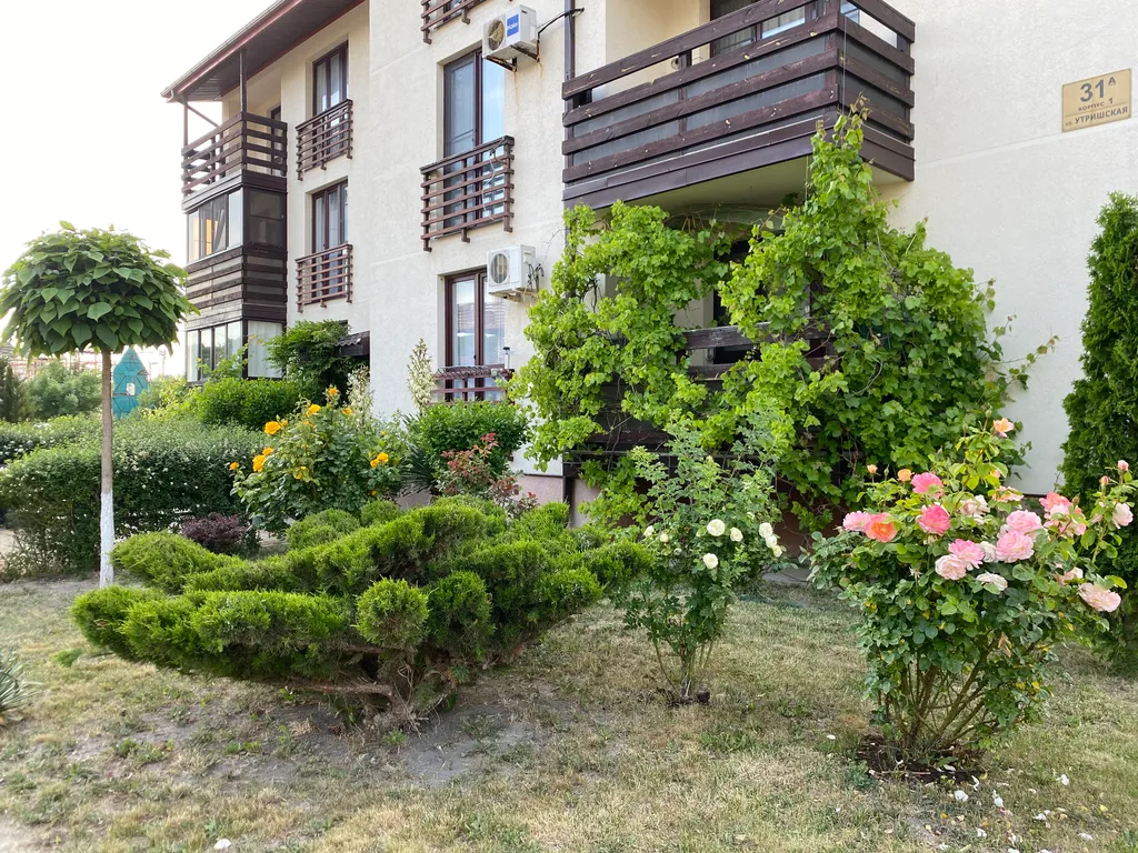 Студия с бассейном у моря