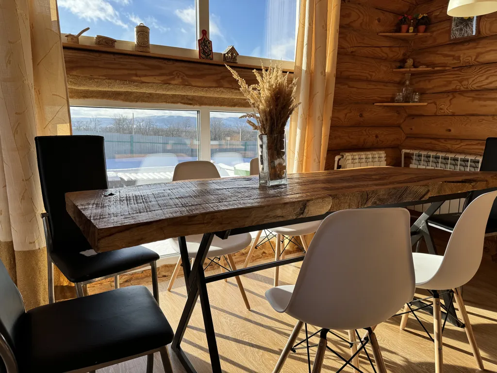 Срубовой дом с большим бассейном и шикарным видом на Жигулевские горы