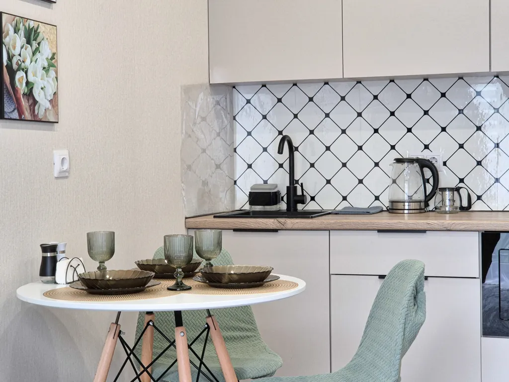 Студия с видом на лес и горы