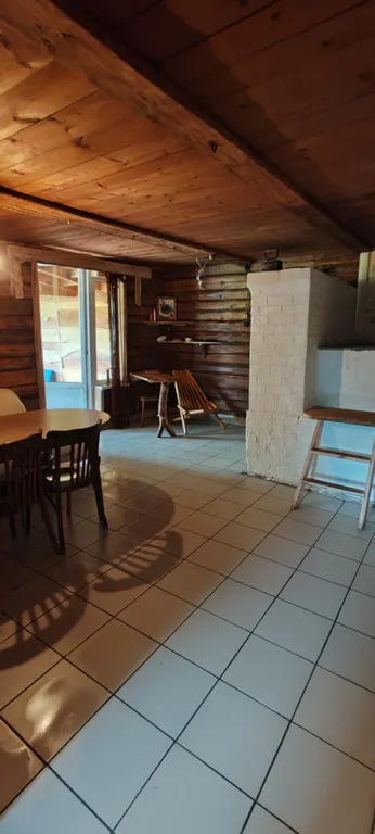 Дом на берегу реки