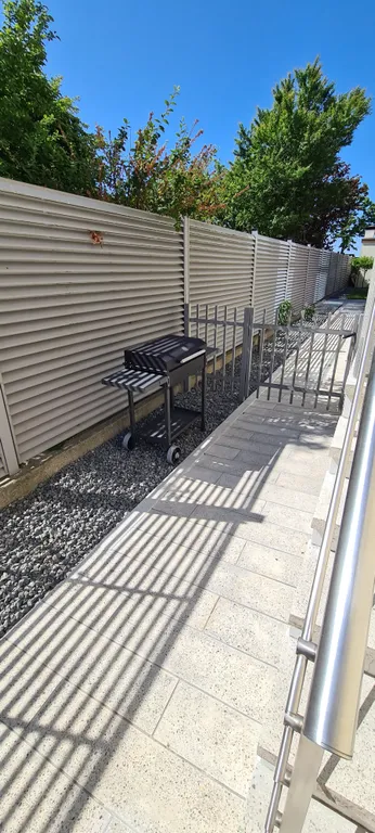 Пол дома на берегу моря