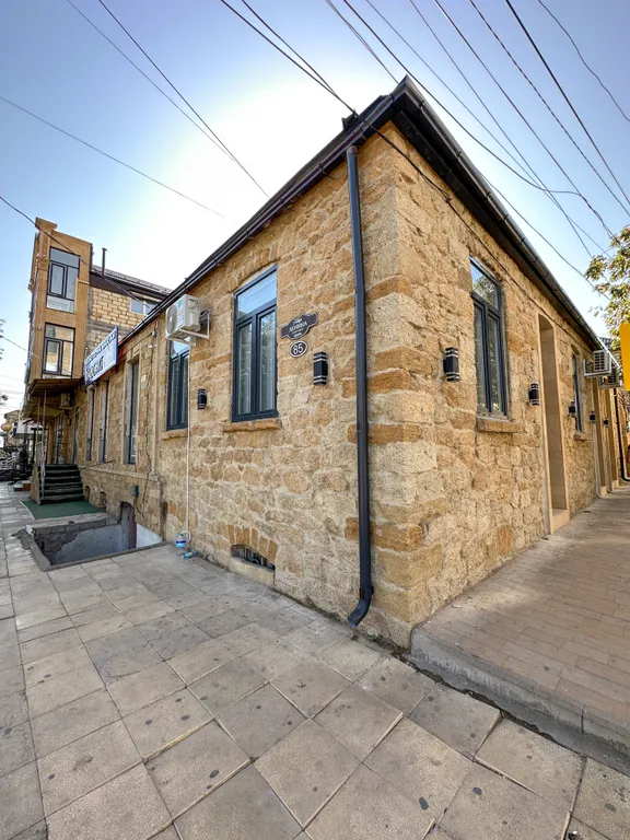 Апартаменты в центре города - вековые стены