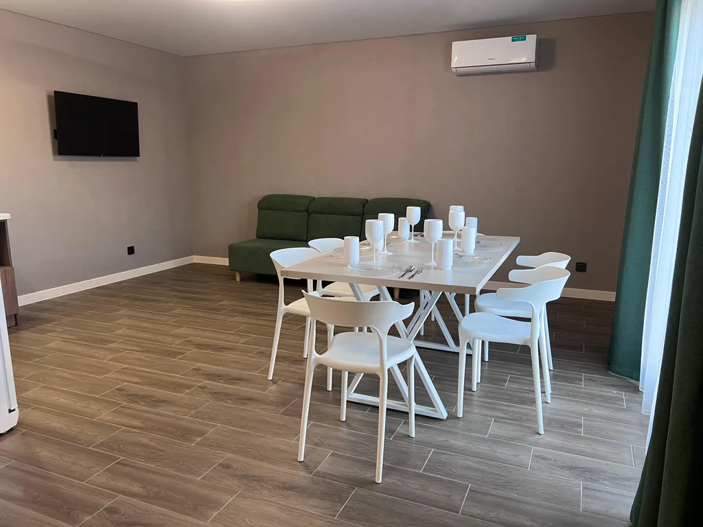 Дом с бассейном