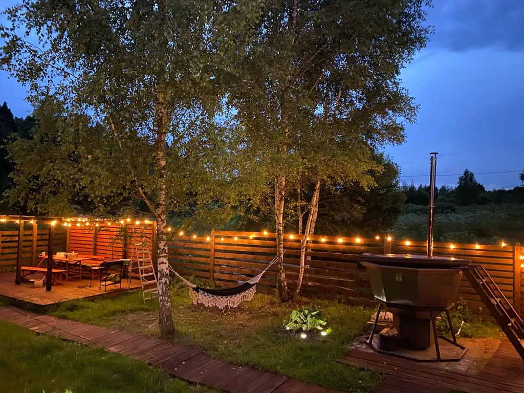 Дом с ковром