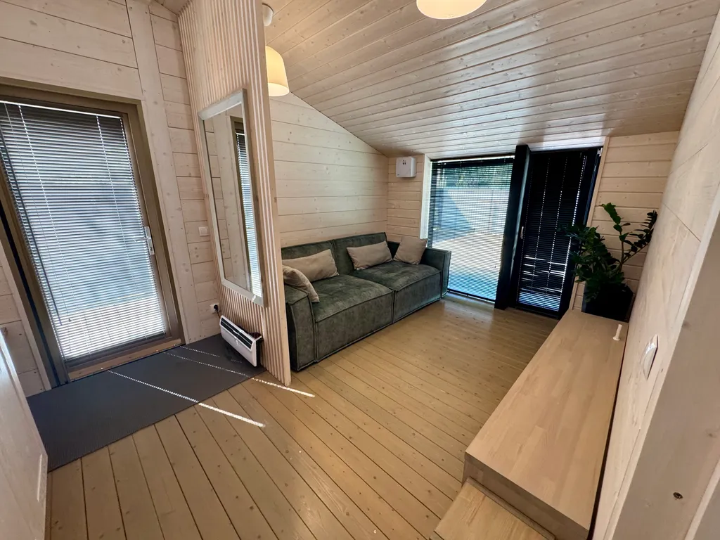 Коттедж Дом с летним бассейном (4 спальни) — Дубна